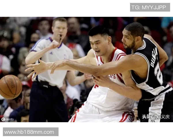 姚明带领篮球明星进行分组对抗赛展现精彩技艺与团队合作精神