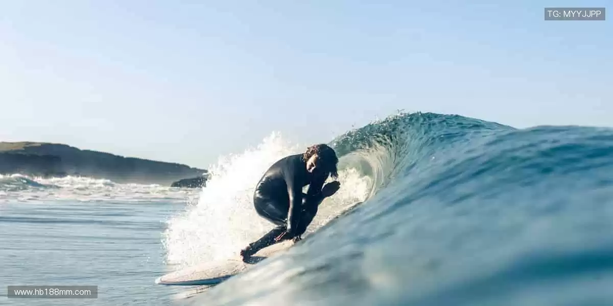 ⚽ 实时直播,让你身临其境感受赛场心跳!📺
